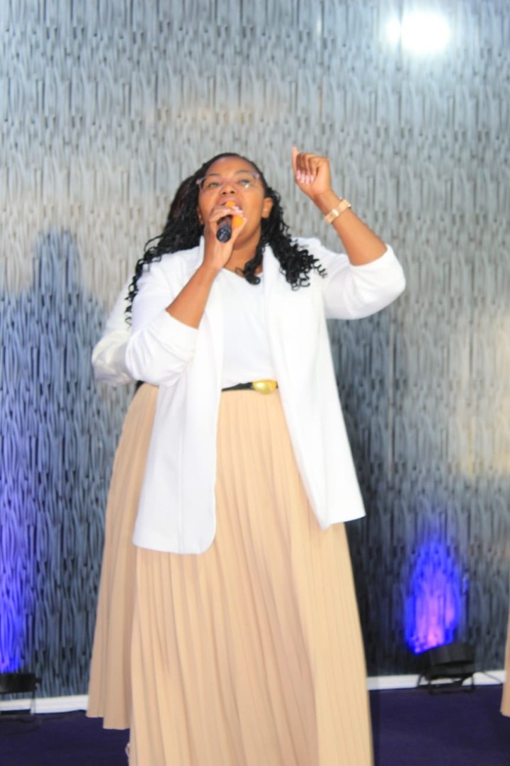 Worship photo 6